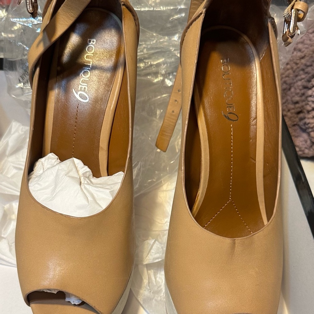Boutique 9 Women's Tan Peep Toe Heels preloved once